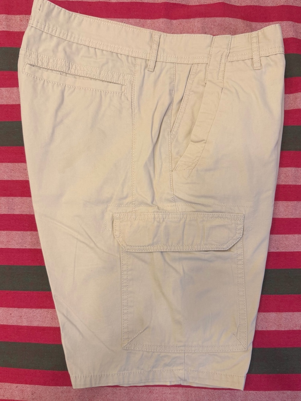 Men's Cargo Shorts in Light Beige – Relaxed Utility Style
